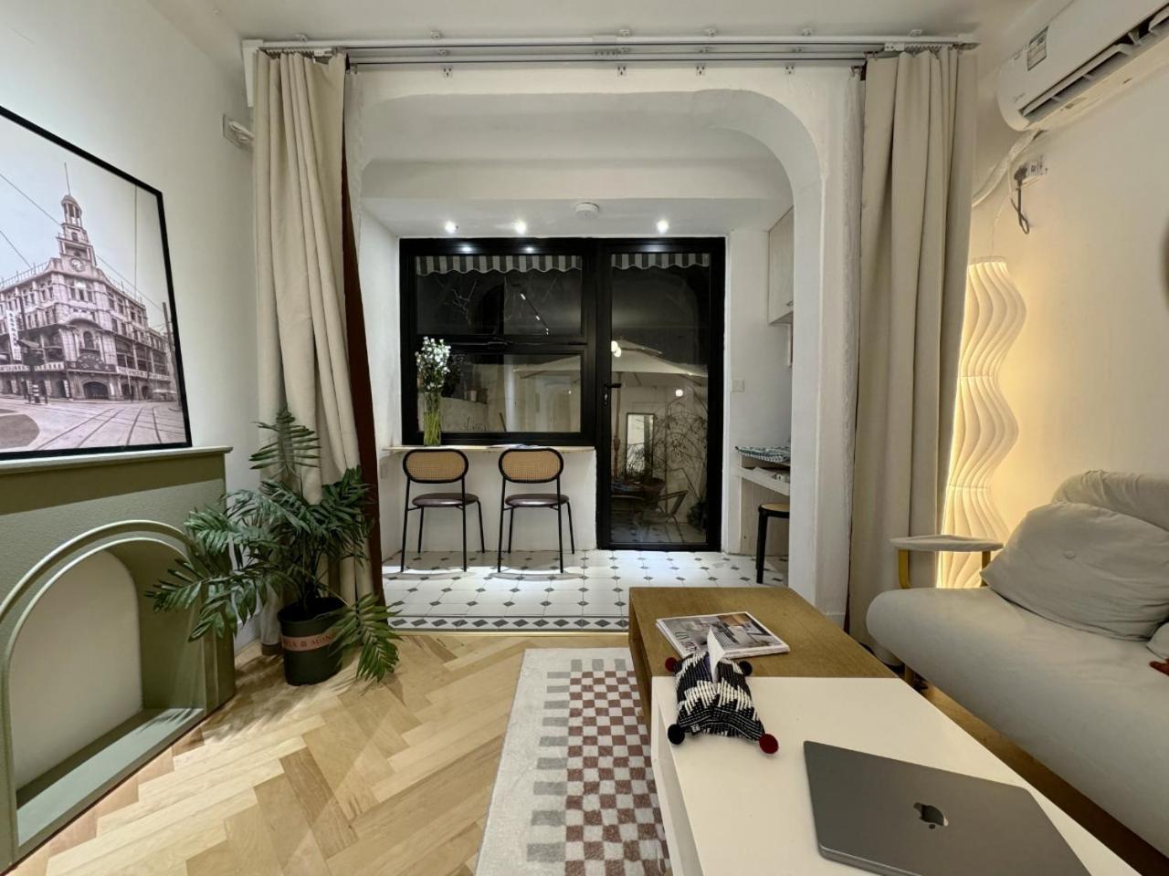 Apartment Near Nanjing Road/ Jing'An Temple/ Renmin Plaza เซี่ยงไฮ้ ภายนอก รูปภาพ