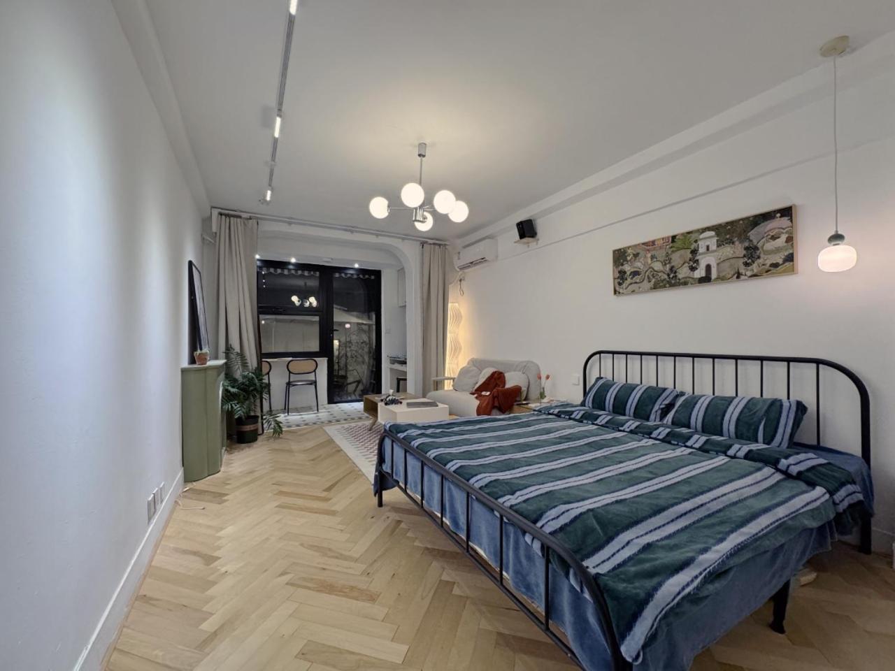 Apartment Near Nanjing Road/ Jing'An Temple/ Renmin Plaza เซี่ยงไฮ้ ภายนอก รูปภาพ