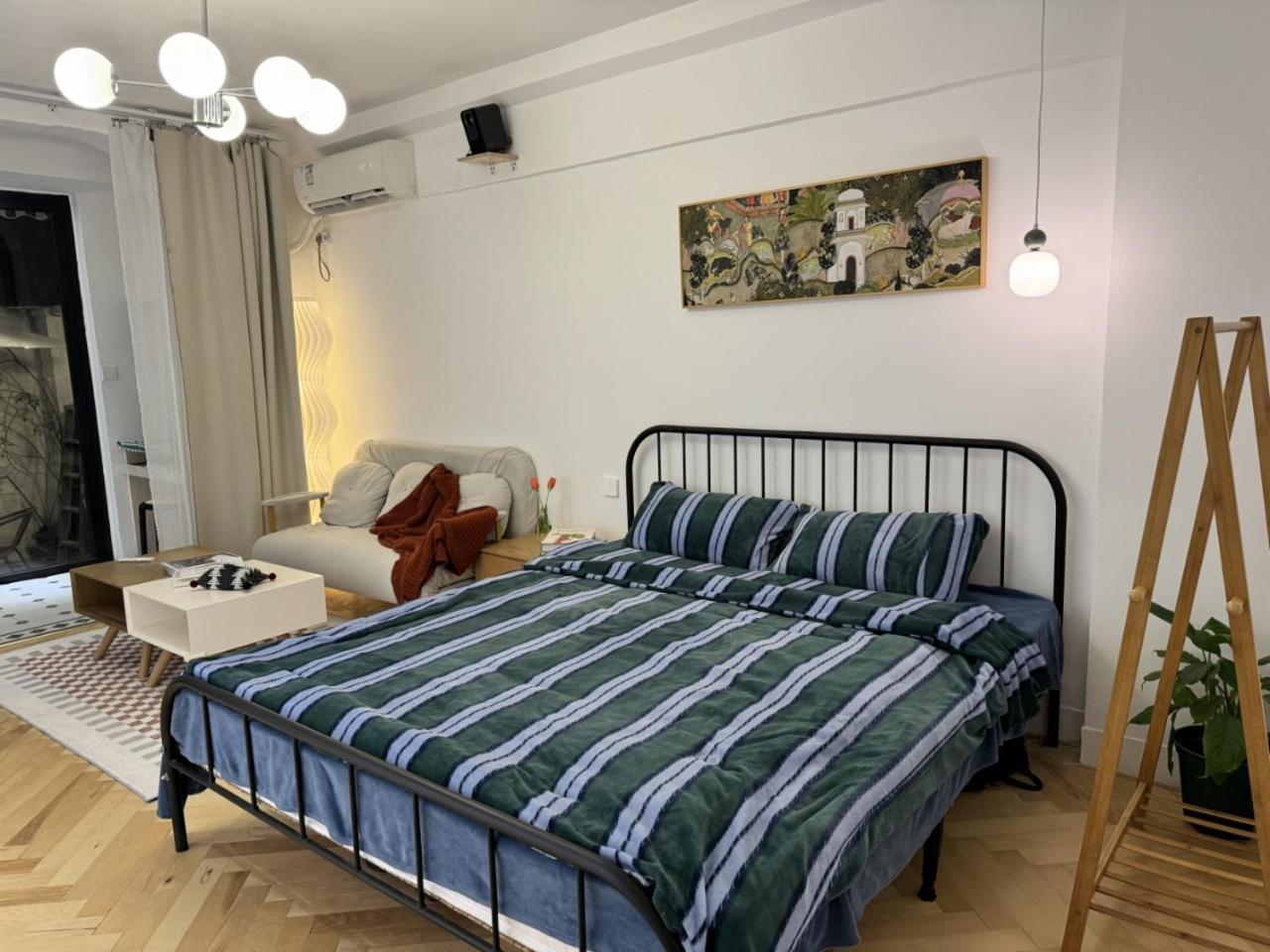 Apartment Near Nanjing Road/ Jing'An Temple/ Renmin Plaza เซี่ยงไฮ้ ภายนอก รูปภาพ